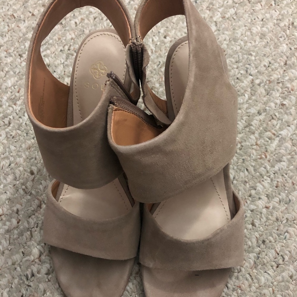 Isola Heels 7.5